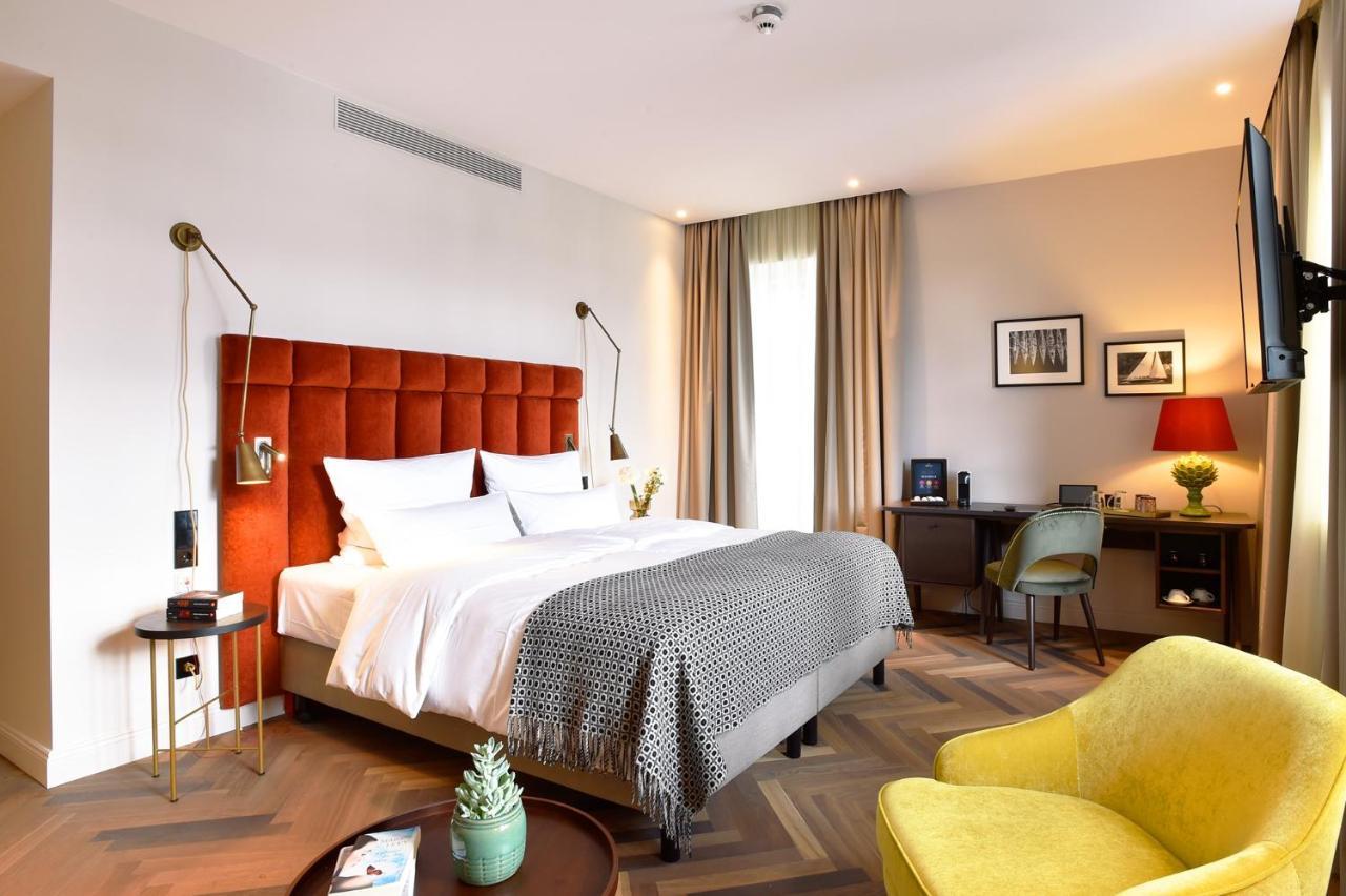 Das James Flensburg Kültér fotó Deluxe room