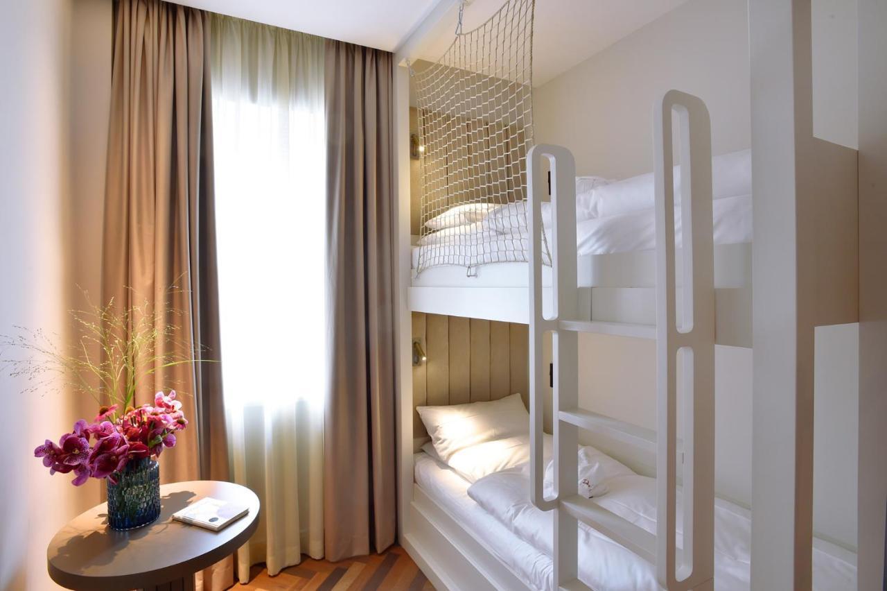 Das James Flensburg Kültér fotó A room at the hotel