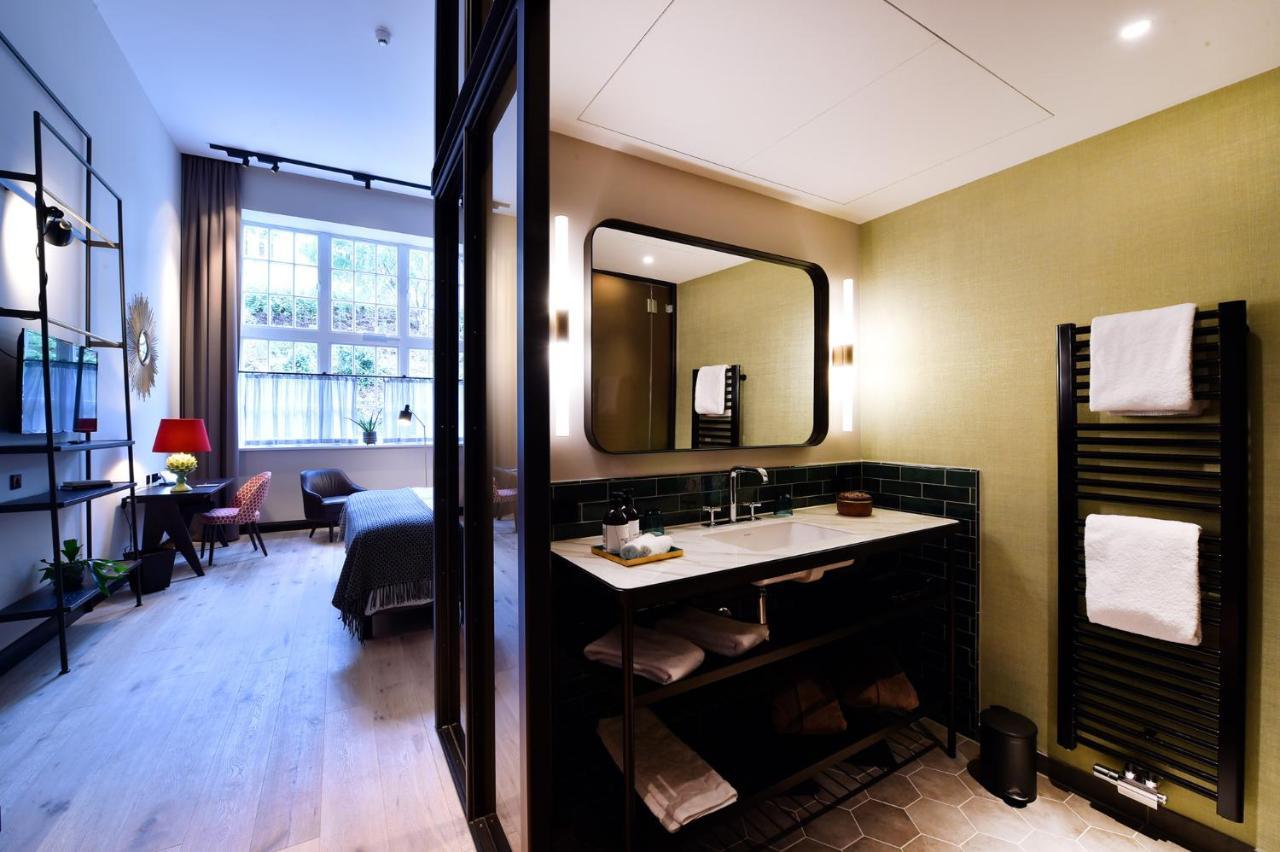 Das James Flensburg Kültér fotó A bathroom at the hotel