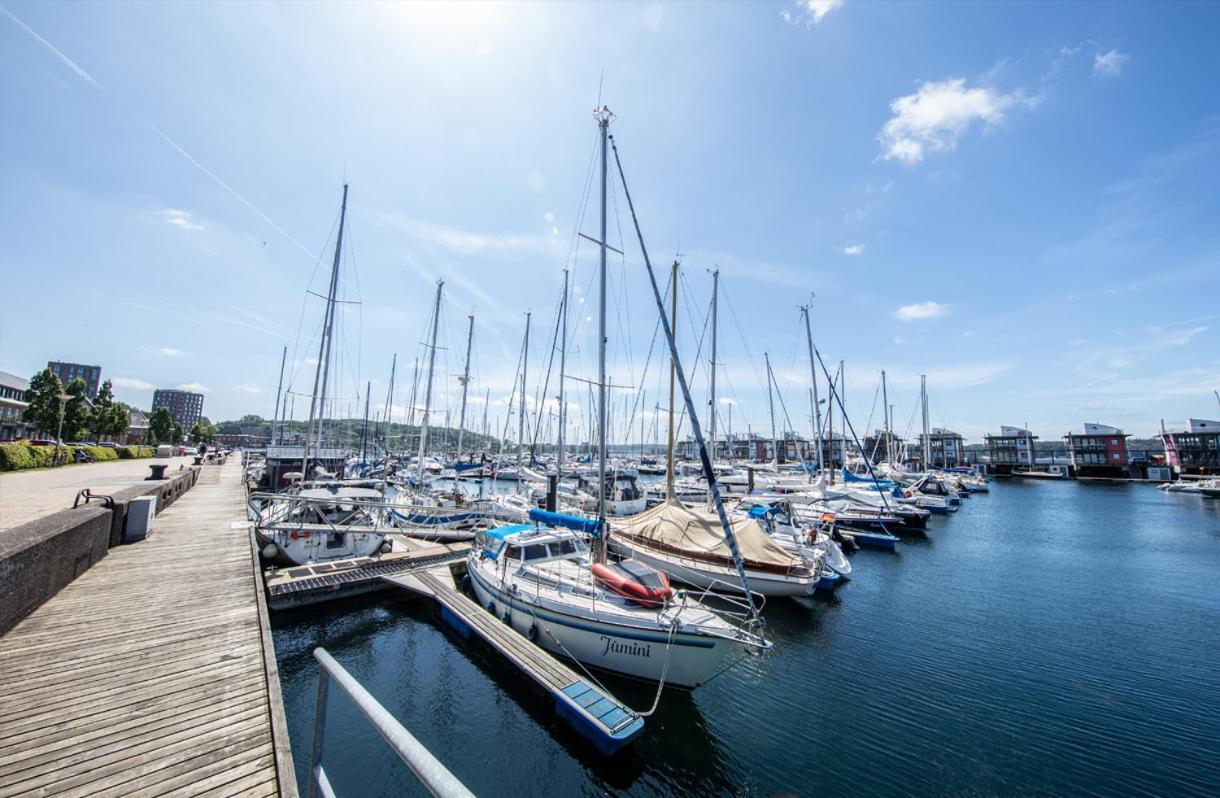 Das James Flensburg Kültér fotó Marina in Aarhus, Denmark